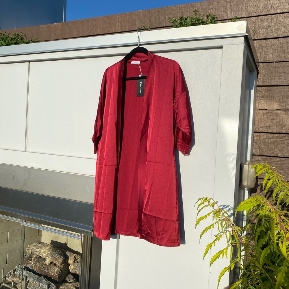 Red lace detailed robe